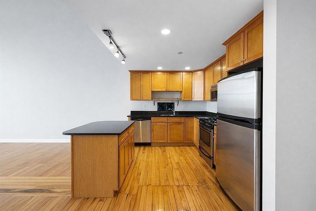 10 Kearney Sq APT 407 Lowell, MA 01852 - Thumbnail 5