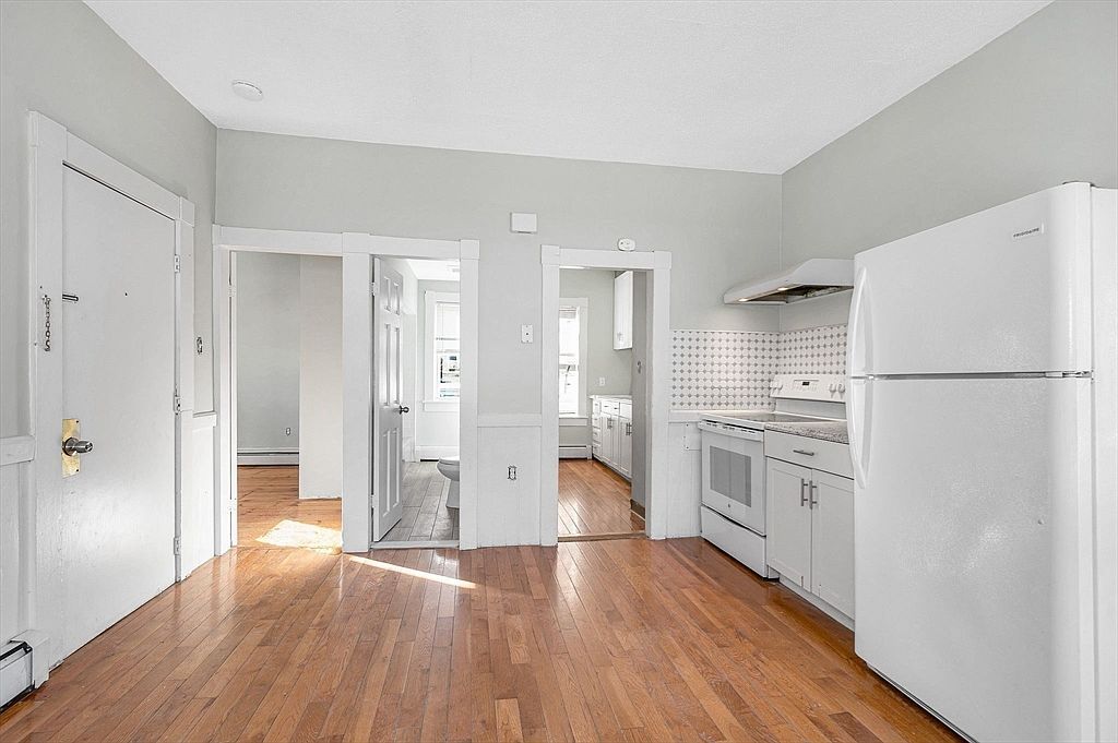 339 Lincoln St Lowell, MA 01852 - Thumbnail 5