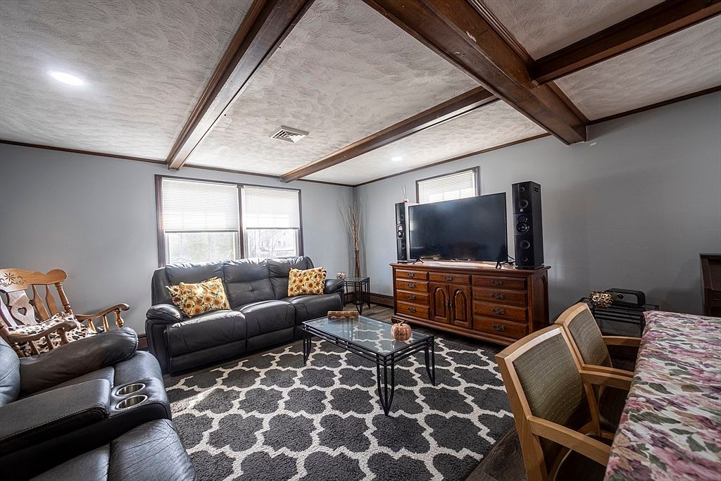 35 Nelson Ave Lowell, MA 01852 - Thumbnail 5