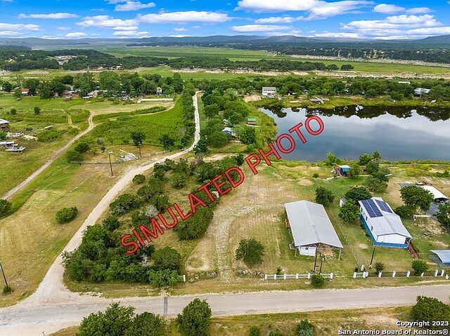 8438 Whartons Dock Rd Bandera, TX 78003 - Thumbnail 5
