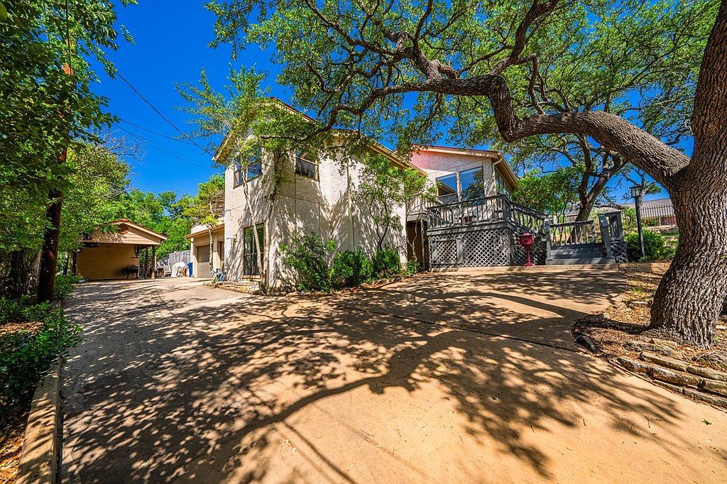 818 Bulwer Ave Kerrville, TX 78028 - Thumbnail 5