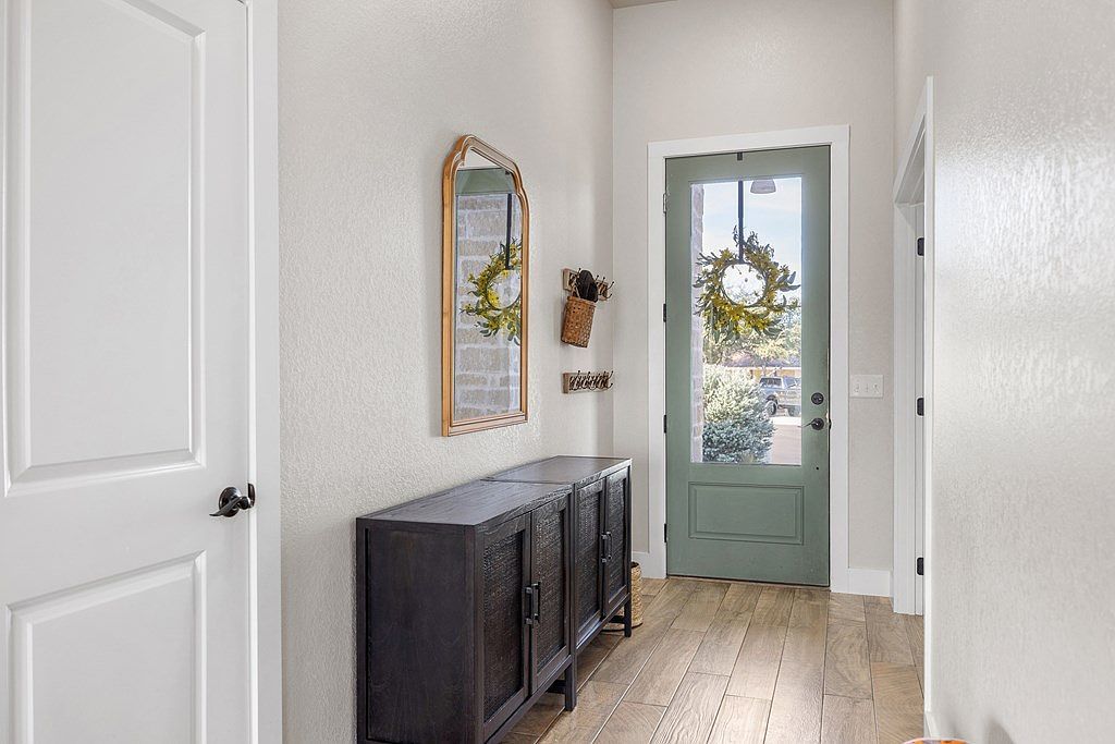 1069 Roanoke Ln Kerrville, TX 78028 - Thumbnail 5