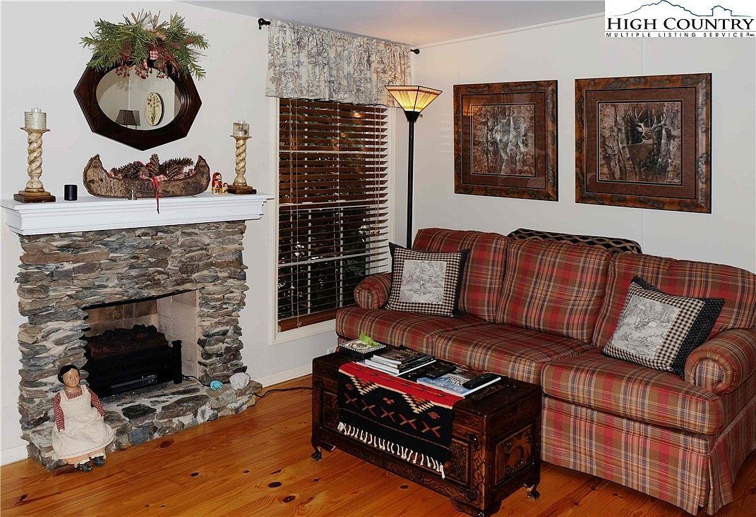 203 Black Pine Rd Newland, NC 28657 - Thumbnail 5