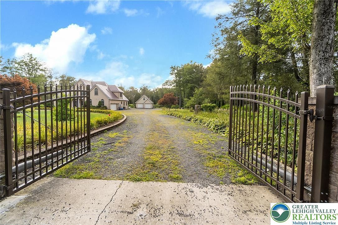 328 High Country Dr Blakeslee, PA 18610 - Thumbnail 5