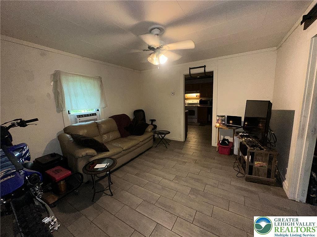 3538 Mountain Rd Slatington, PA 18080 - Thumbnail 5