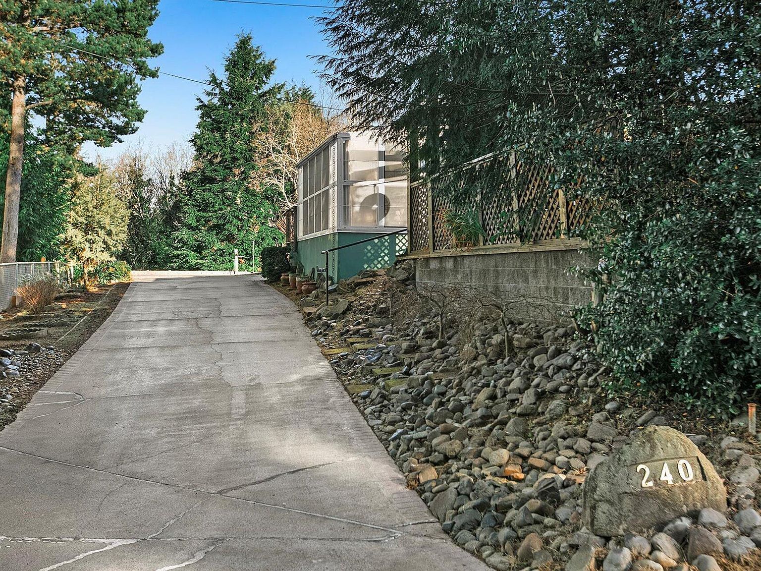 240 SW View Dr Waldport, OR 97394 - Thumbnail 5