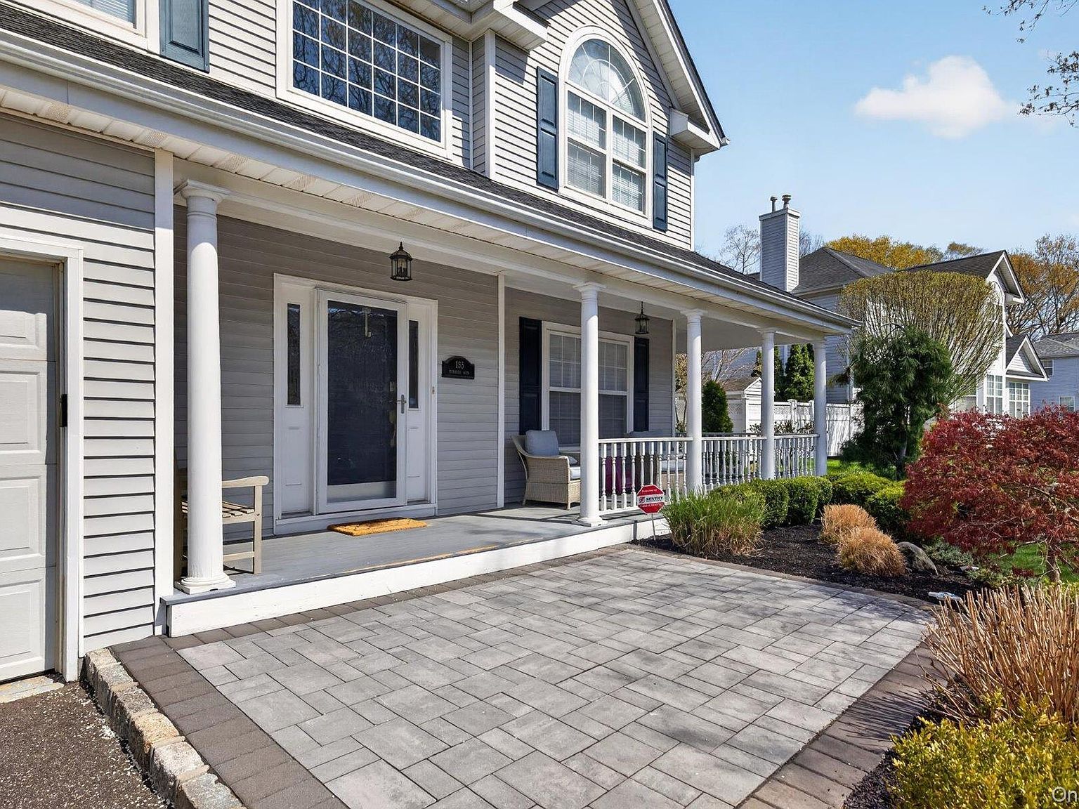 185 Plymouth Blvd Smithtown, NY 11787 - Thumbnail 5