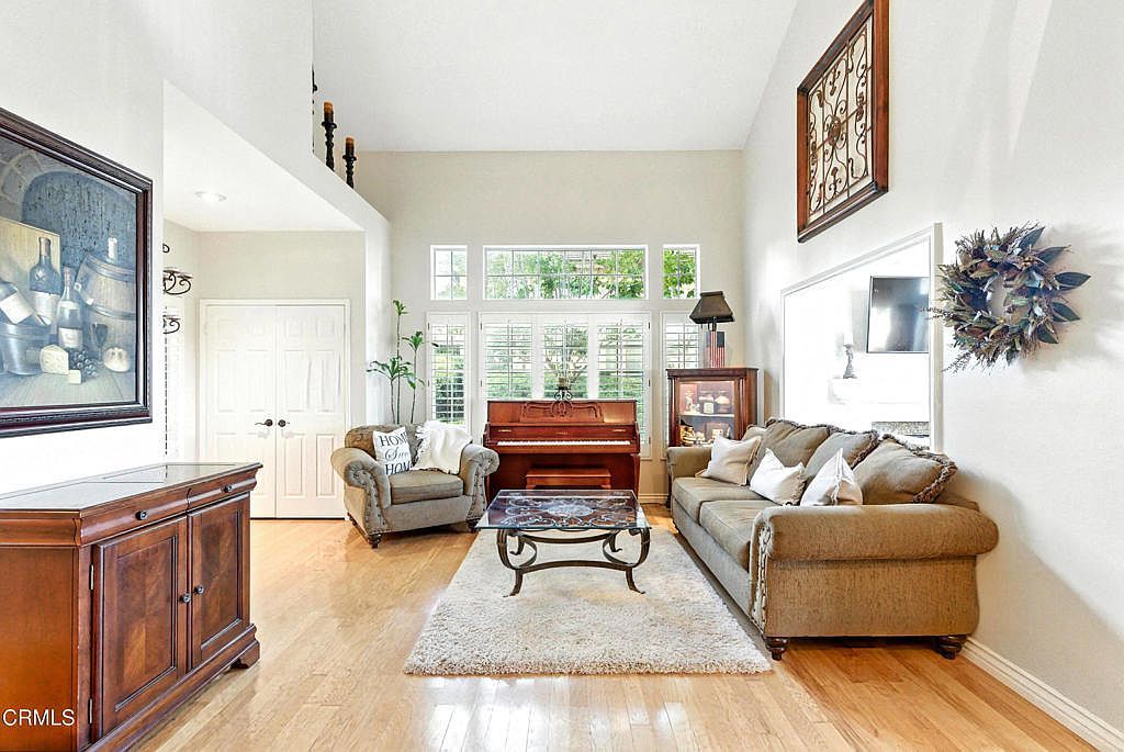 1095 Amberton Ln Thousand Oaks, CA 91320 - Thumbnail 5