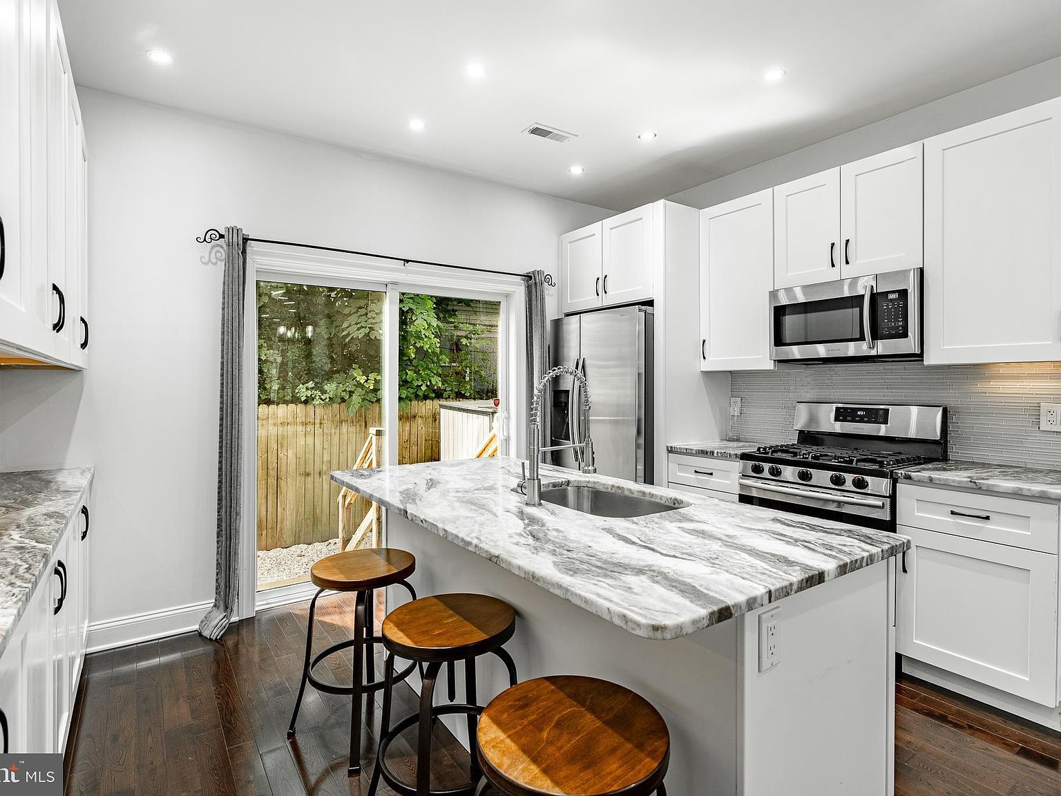 630 Dudley St Philadelphia, PA 19148 - Thumbnail 5