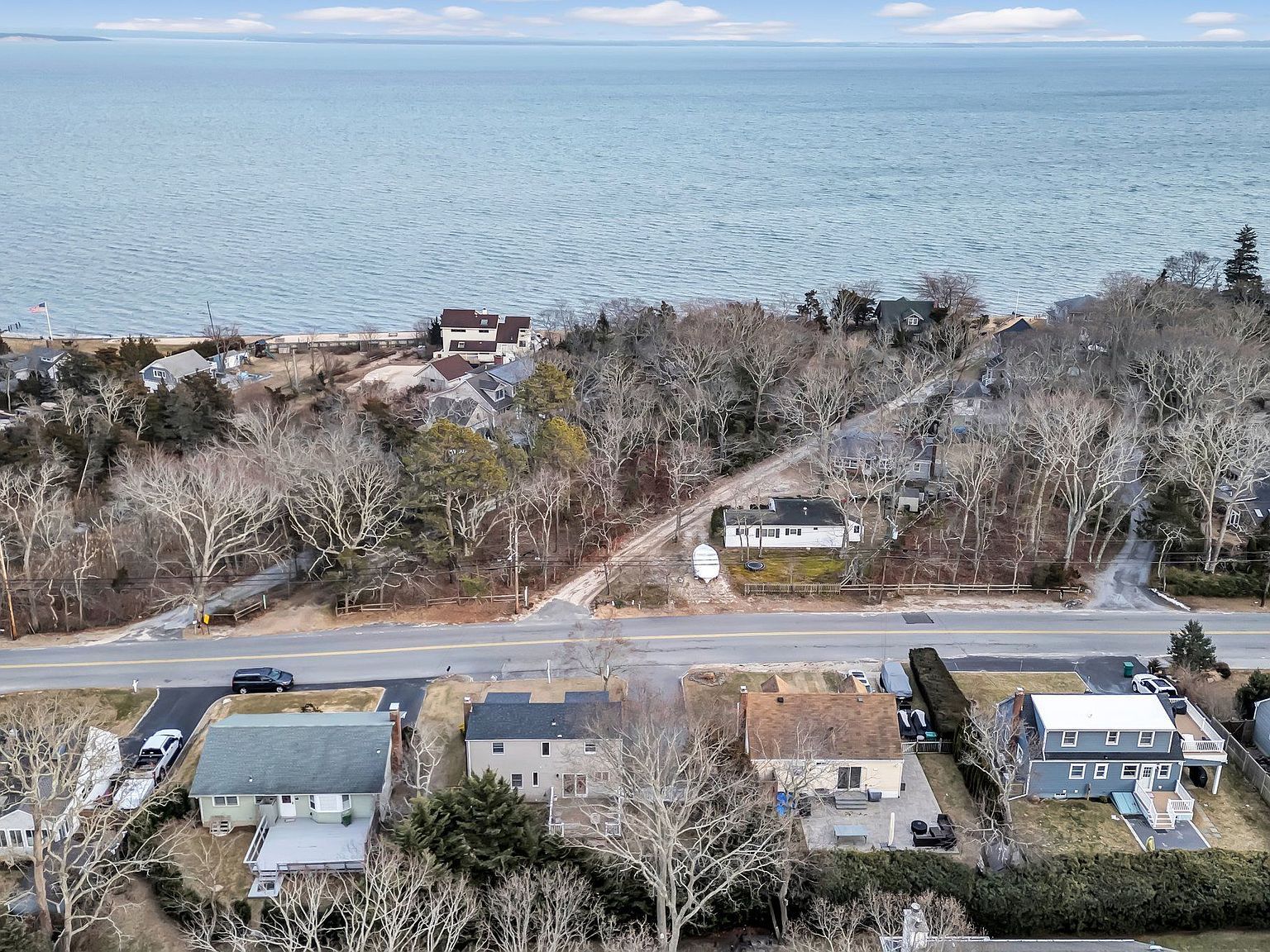 5225 Peconic Bay Blvd Laurel, NY 11948 - Thumbnail 5