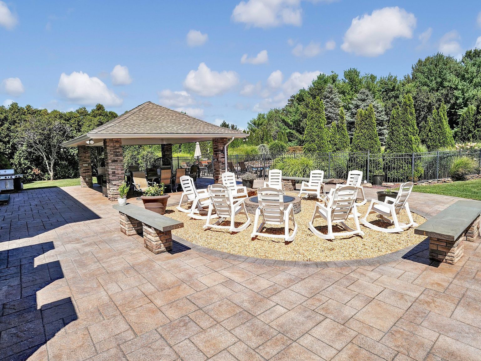 2 Derby Ct Riverhead, NY 11901 - Thumbnail 5