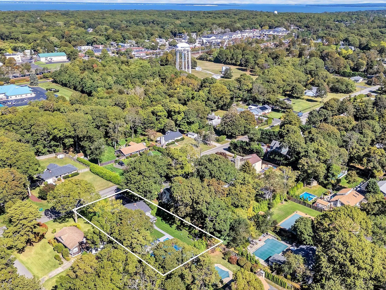 35 Suffolk Rd Hampton Bays, NY 11946 - Thumbnail 5