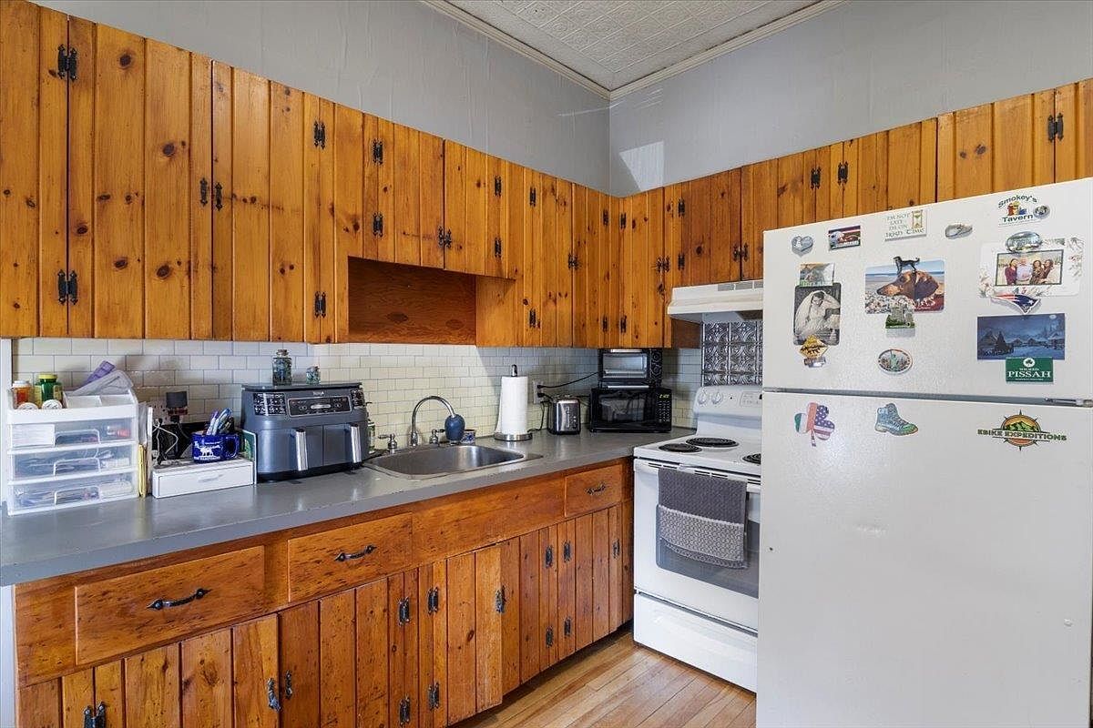 6 Dawson St Milton, NH 03851 - Thumbnail 5