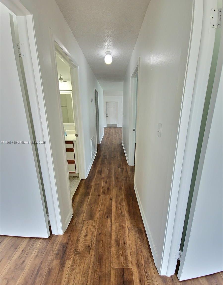 20203 SW 122nd Ct E Miami, FL 33177 - Thumbnail 5