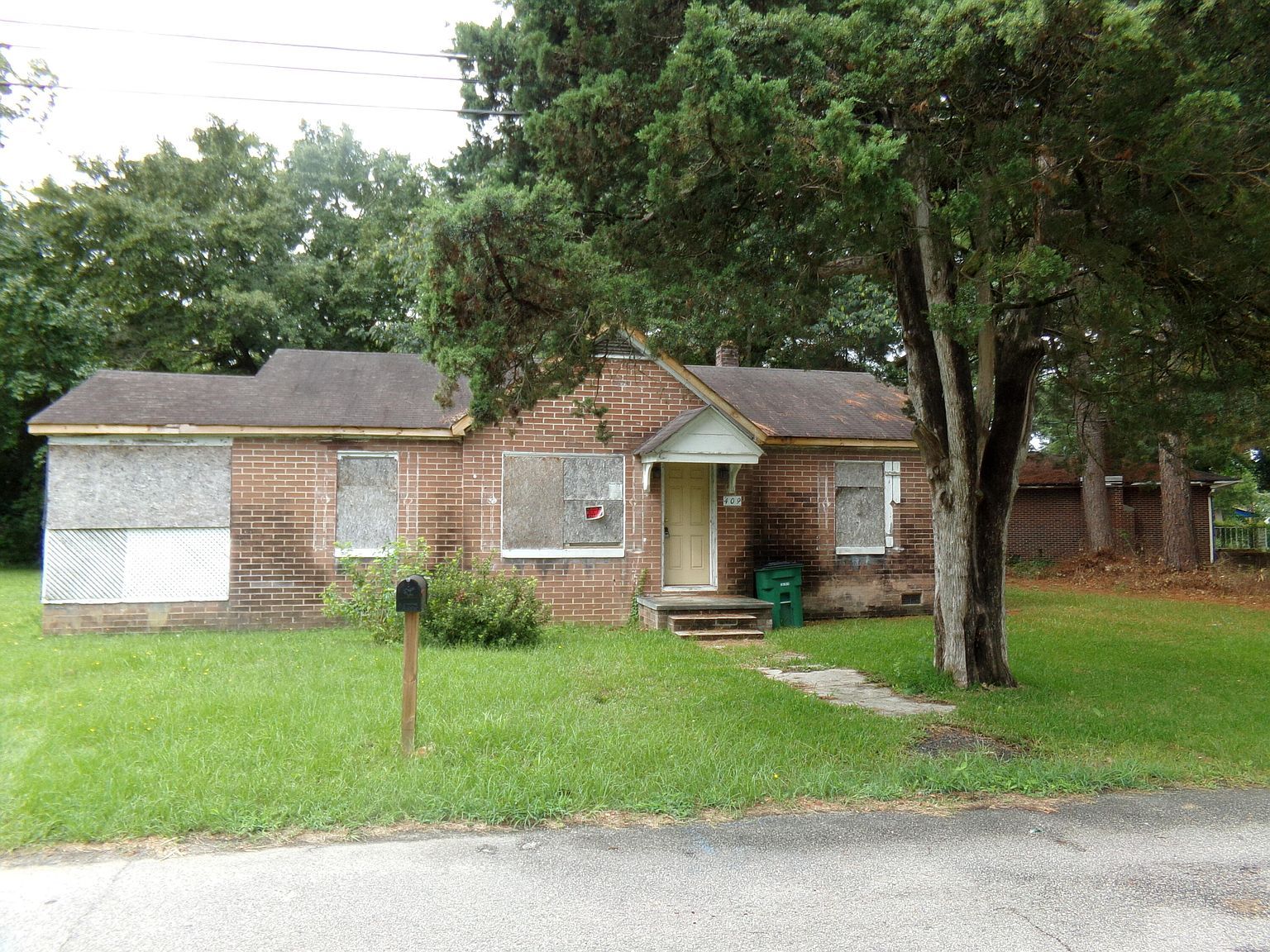 409 Munnerlyn St Bishopville, SC 29010 - Thumbnail 5