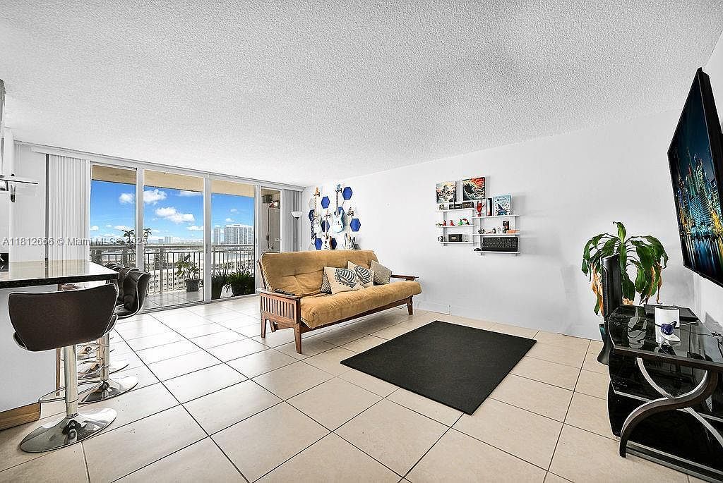 18041 Biscayne Blvd APT 1201 North Miami Beach, FL 33160 - Thumbnail 5