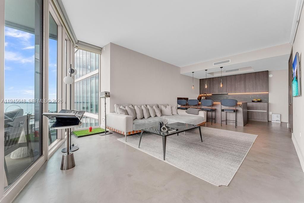 888 Biscayne Blvd APT 2409 Miami, FL 33132 - Thumbnail 5