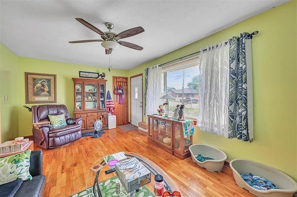 208 4th St Winchester, KS 66097 - Thumbnail 5