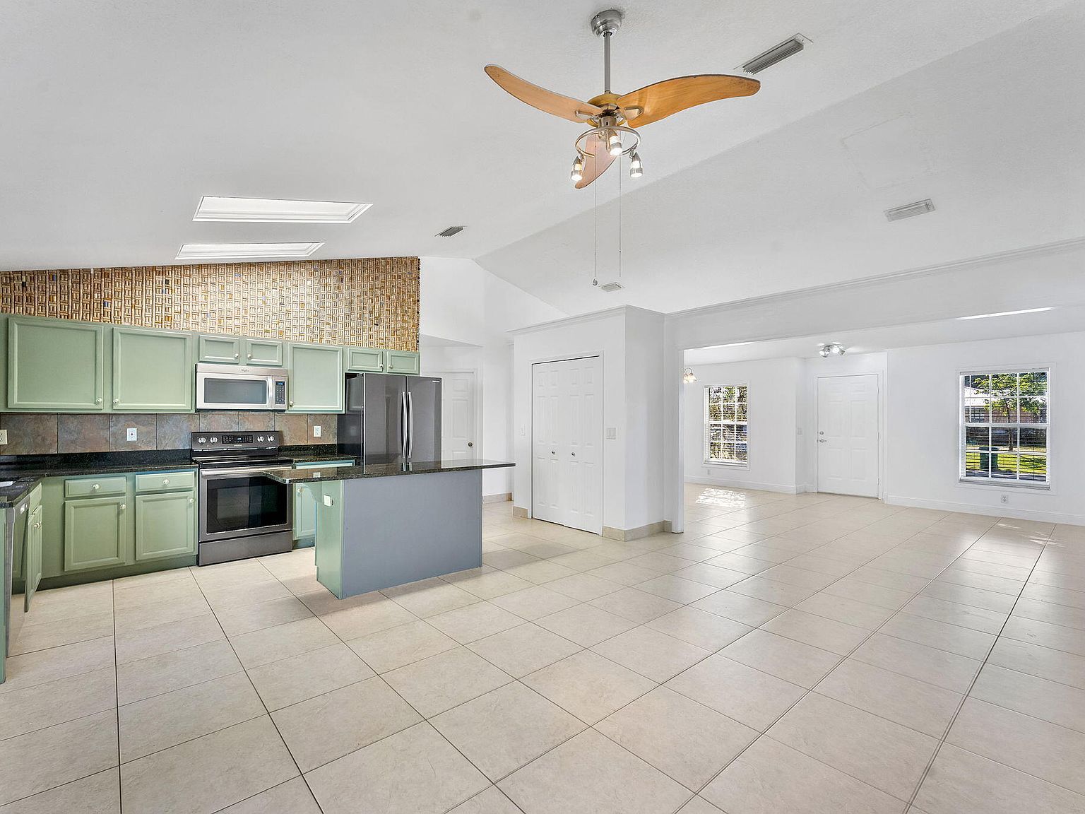 655 SE Ron Rico Ter Port Saint Lucie, FL 34983 - Thumbnail 5