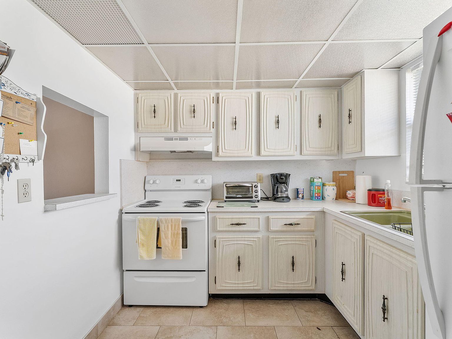 750 Lori Dr APT 232 Palm Springs, FL 33461 - Thumbnail 5