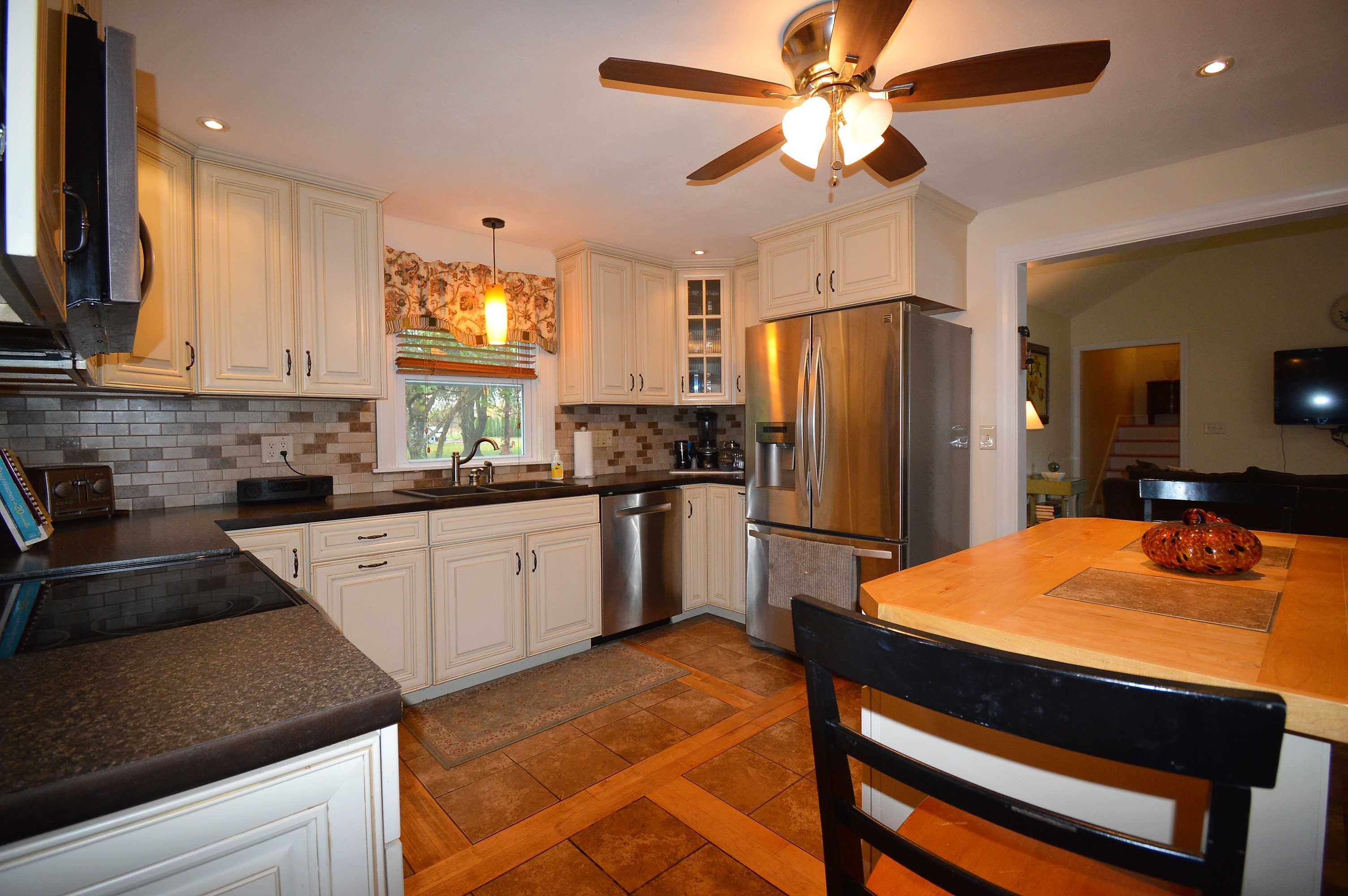 2 Kathleen Drive, Warren, RI, USA, 2885  | Single Family