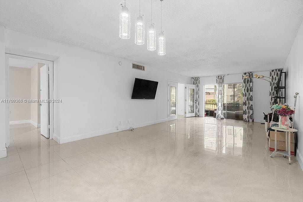 3330 Spanish Moss Ter APT 109 Fort Lauderdale, FL 33319 - Thumbnail 5