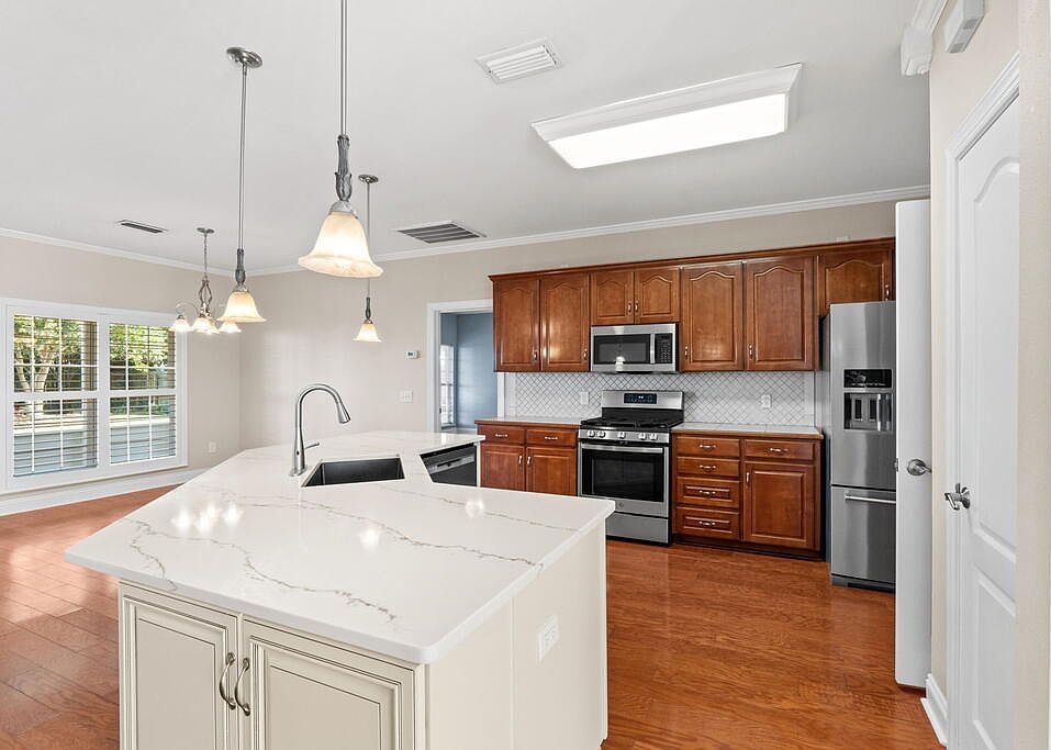 105 White Blossom Trl Port Saint Joe, FL 32456 - Thumbnail 5