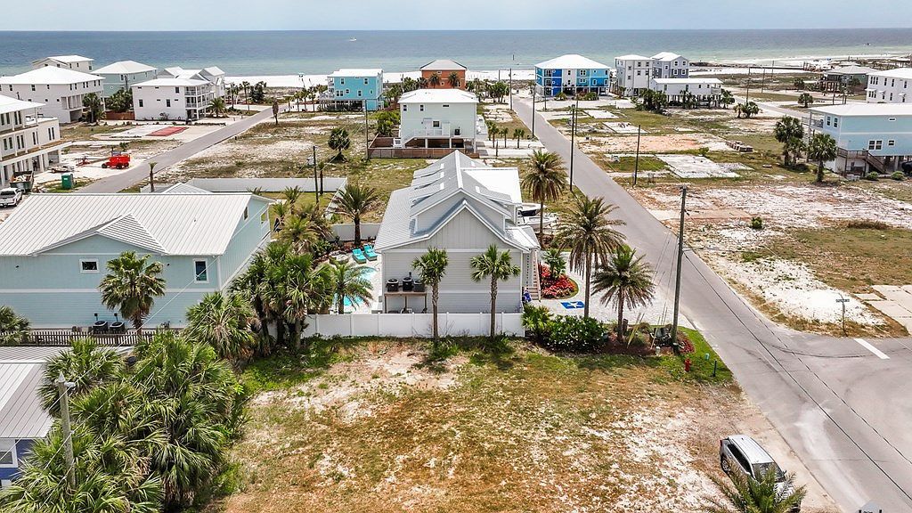 107 42nd St Mexico Beach, FL 32456 - Thumbnail 5