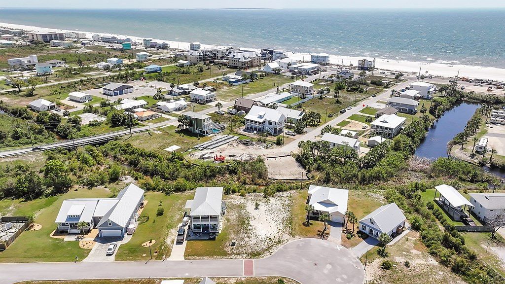 211 Kendra Davis Blvd Mexico Beach, FL 32456 - Thumbnail 5