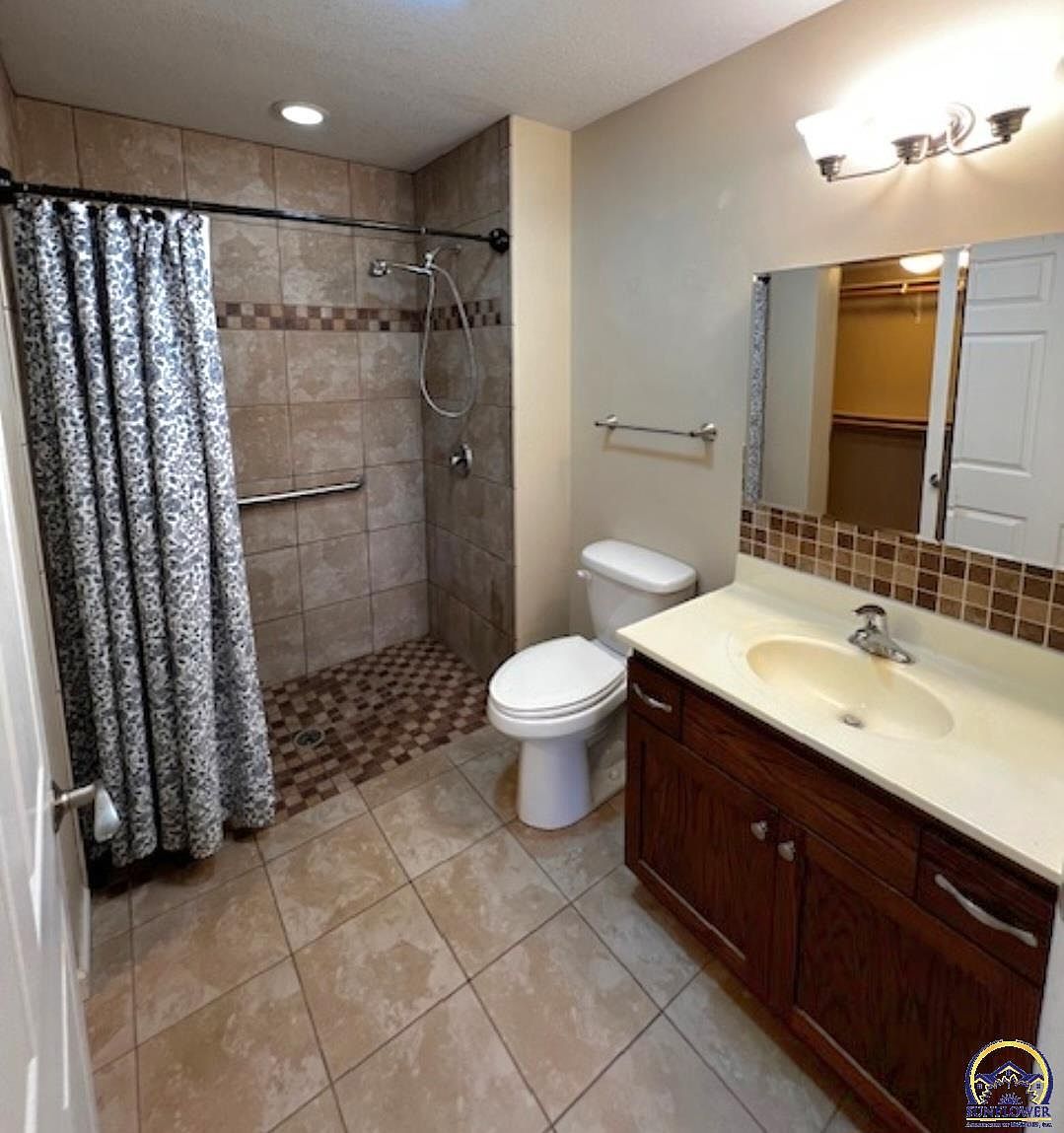 5514 SW Cantabella St Topeka, KS 66614 - Thumbnail 5