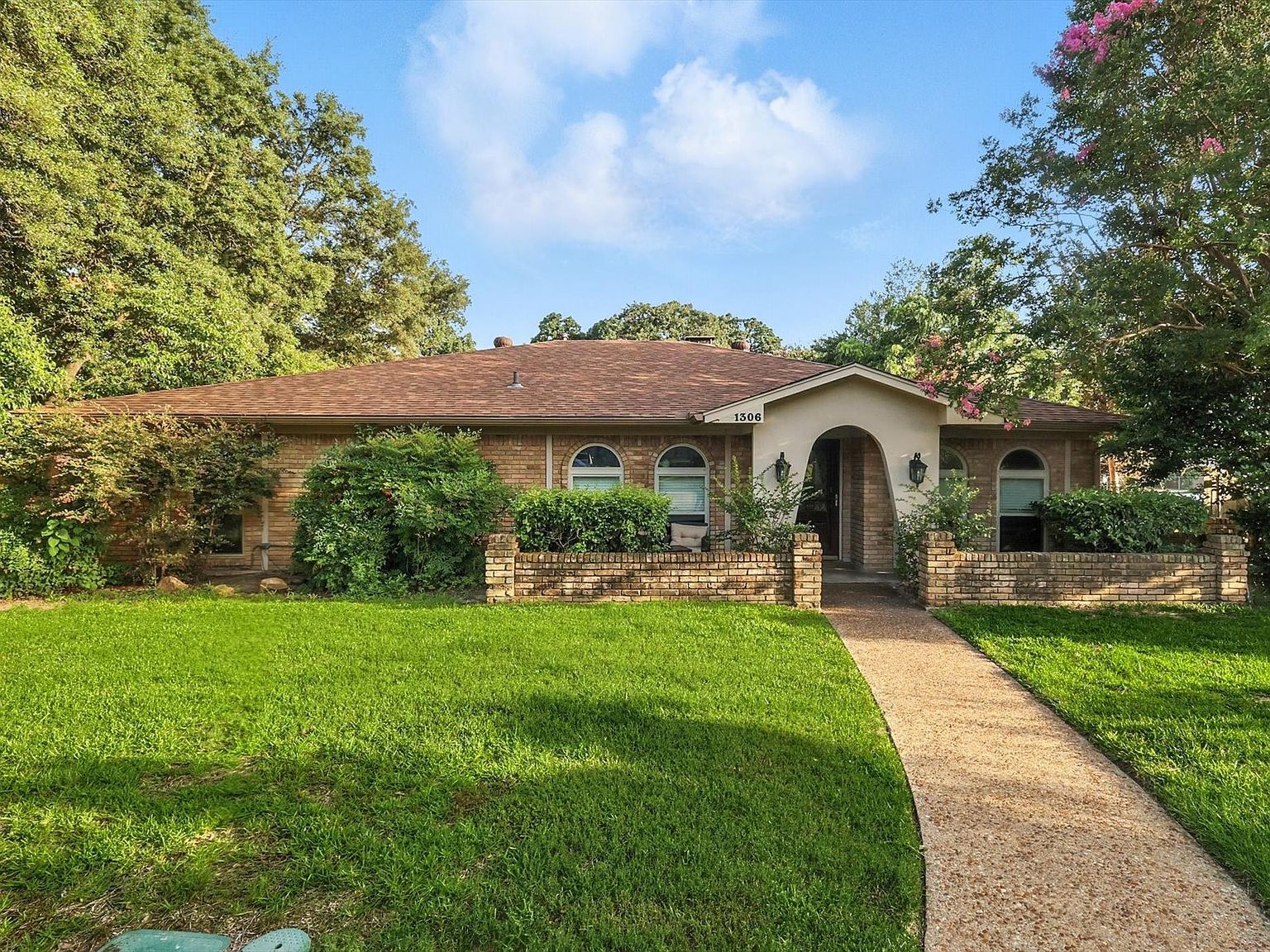 1306 Drexel Dr Irving, TX 75061 - Thumbnail 5