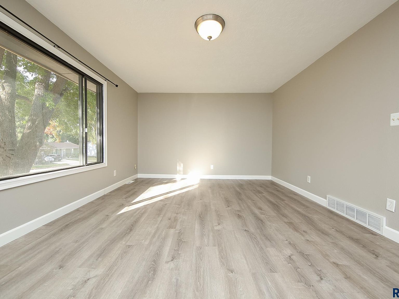 4208 E 23rd St Sioux Falls, SD 57103 - Thumbnail 5