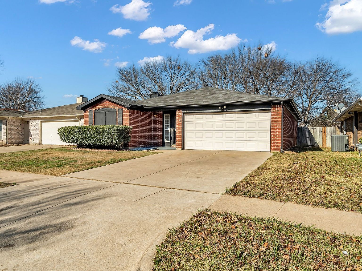 319 Faircrest Dr Arlington, TX 76018 - Thumbnail 5