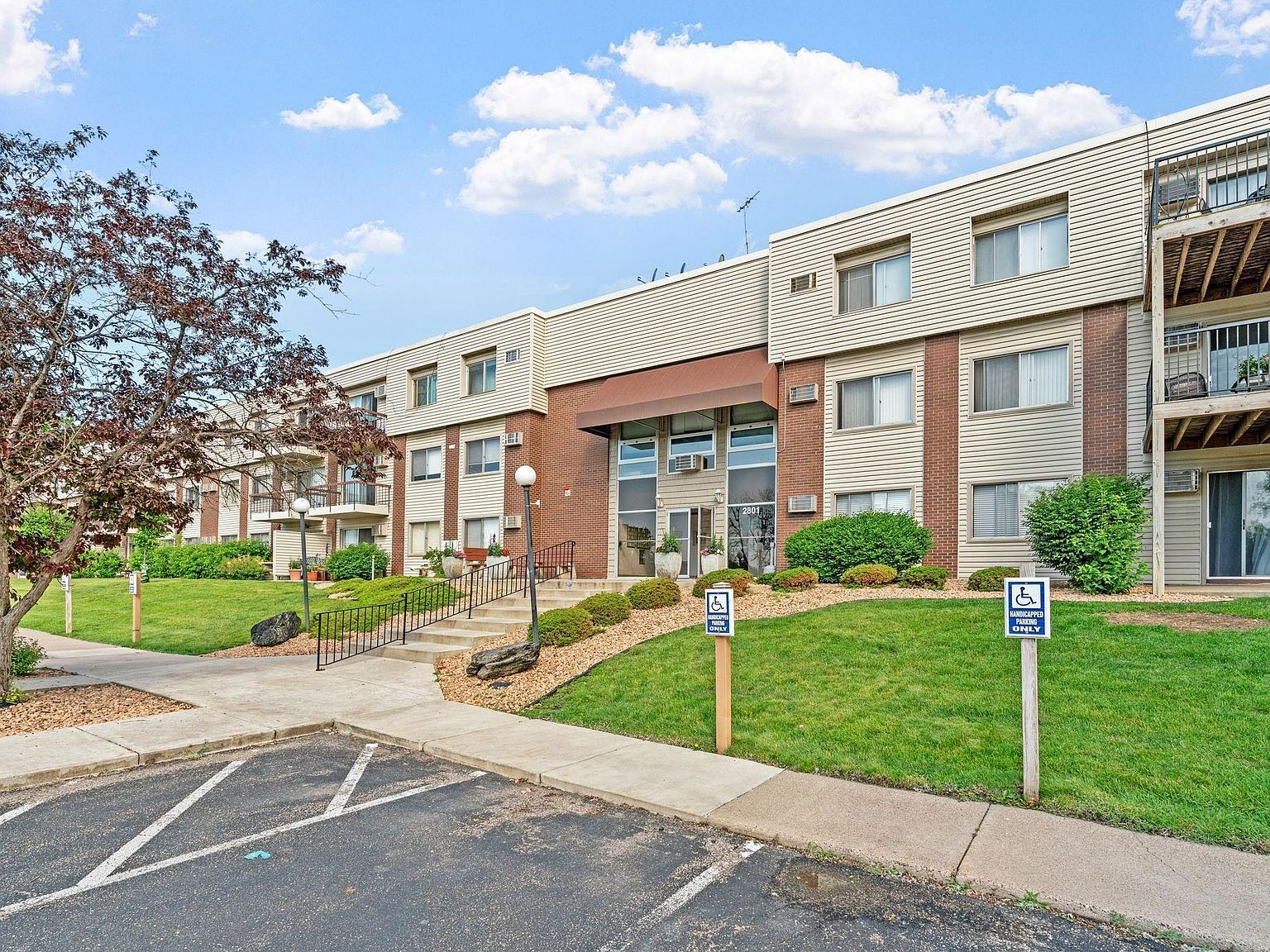 2801 Flag Ave N APT 314 New Hope, MN 55427 - Thumbnail 5