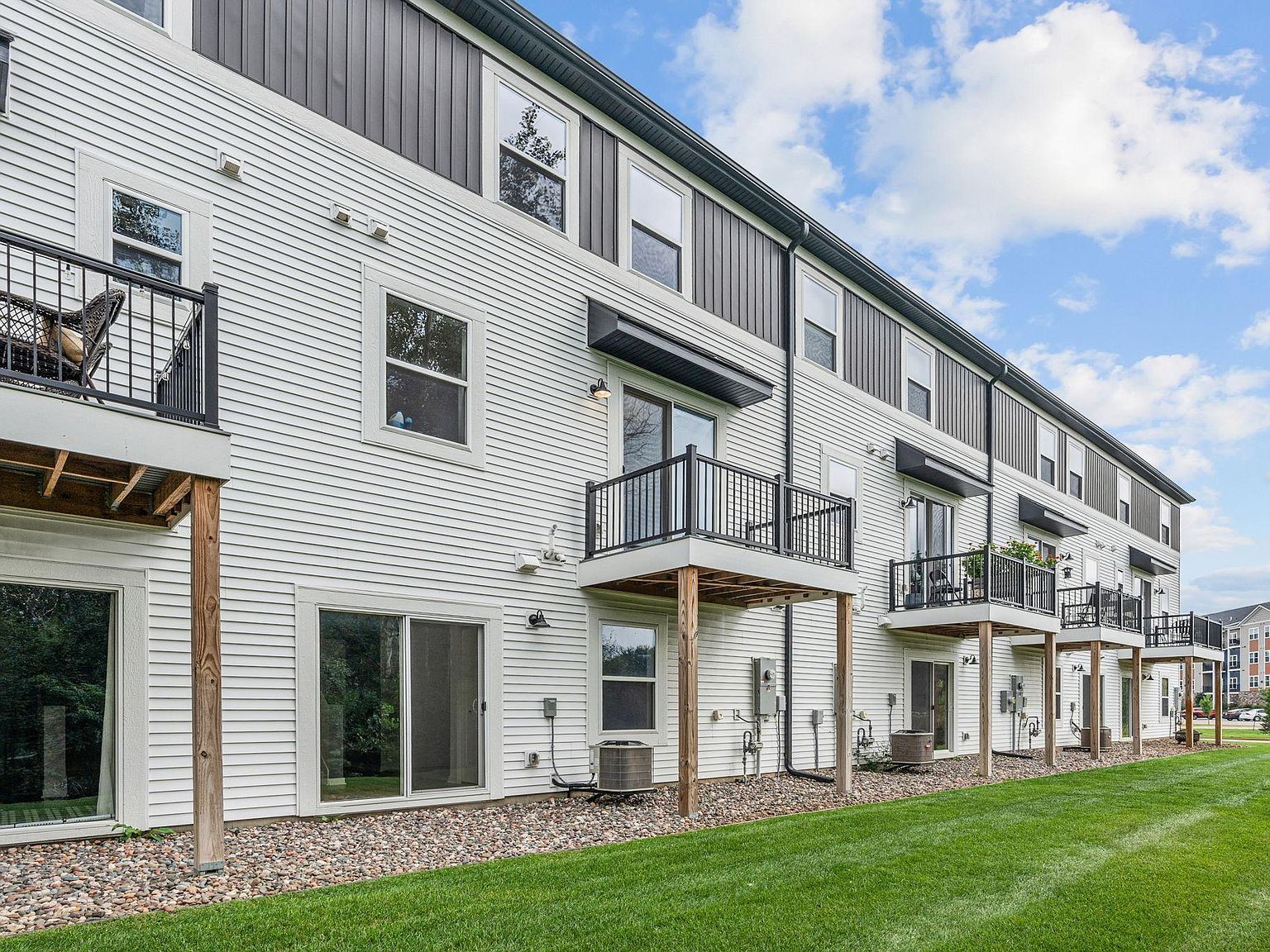 8612 Kenyon Ct NE #B Blaine, MN 55434 - Thumbnail 5