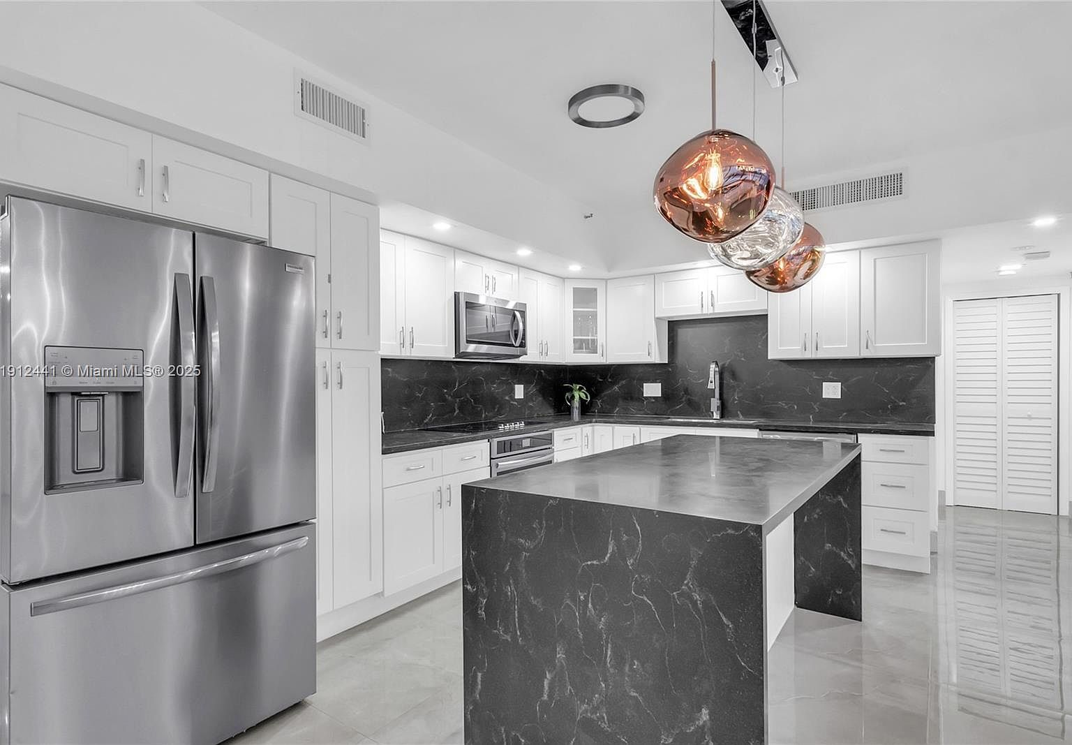 355 Poinciana Dr #1130 North Miami Beach, FL 33160 - Thumbnail 5