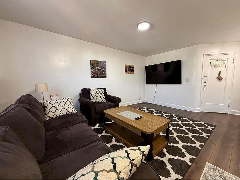 565 Castleton Ave APT 2B Staten Island, NY 10301 - Thumbnail 5