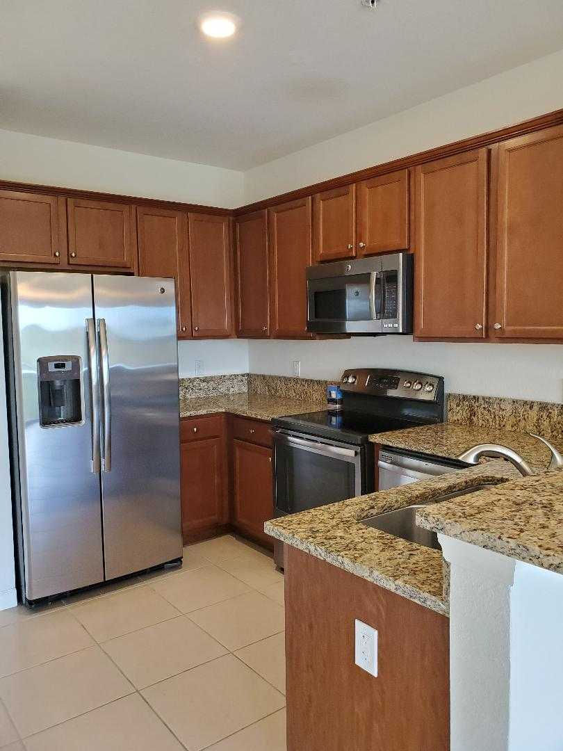 10620 NW 88 St #212, Doral, FL, 33178 - Thumbnail 5