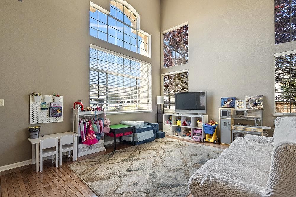 310 Bonnie Ln Hollister, CA 95023 - Thumbnail 5