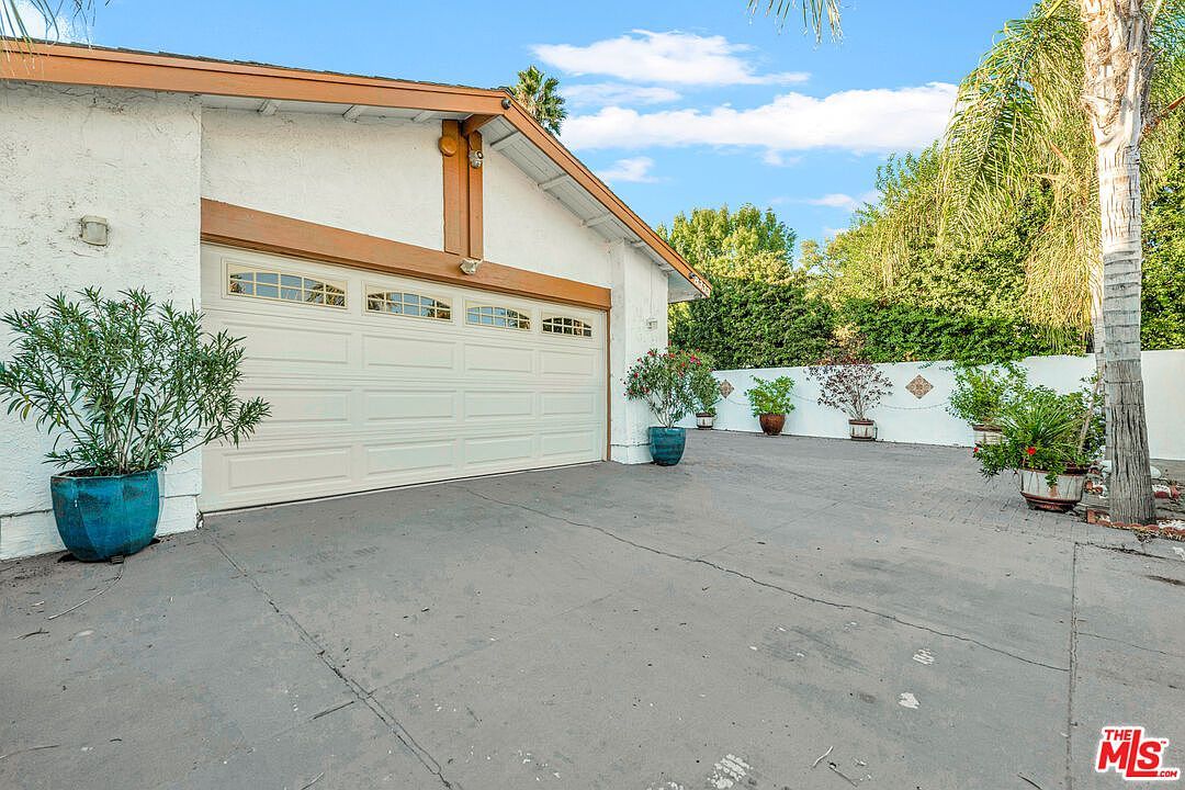 8333 Topeka Dr Northridge, CA 91324 - Thumbnail 5