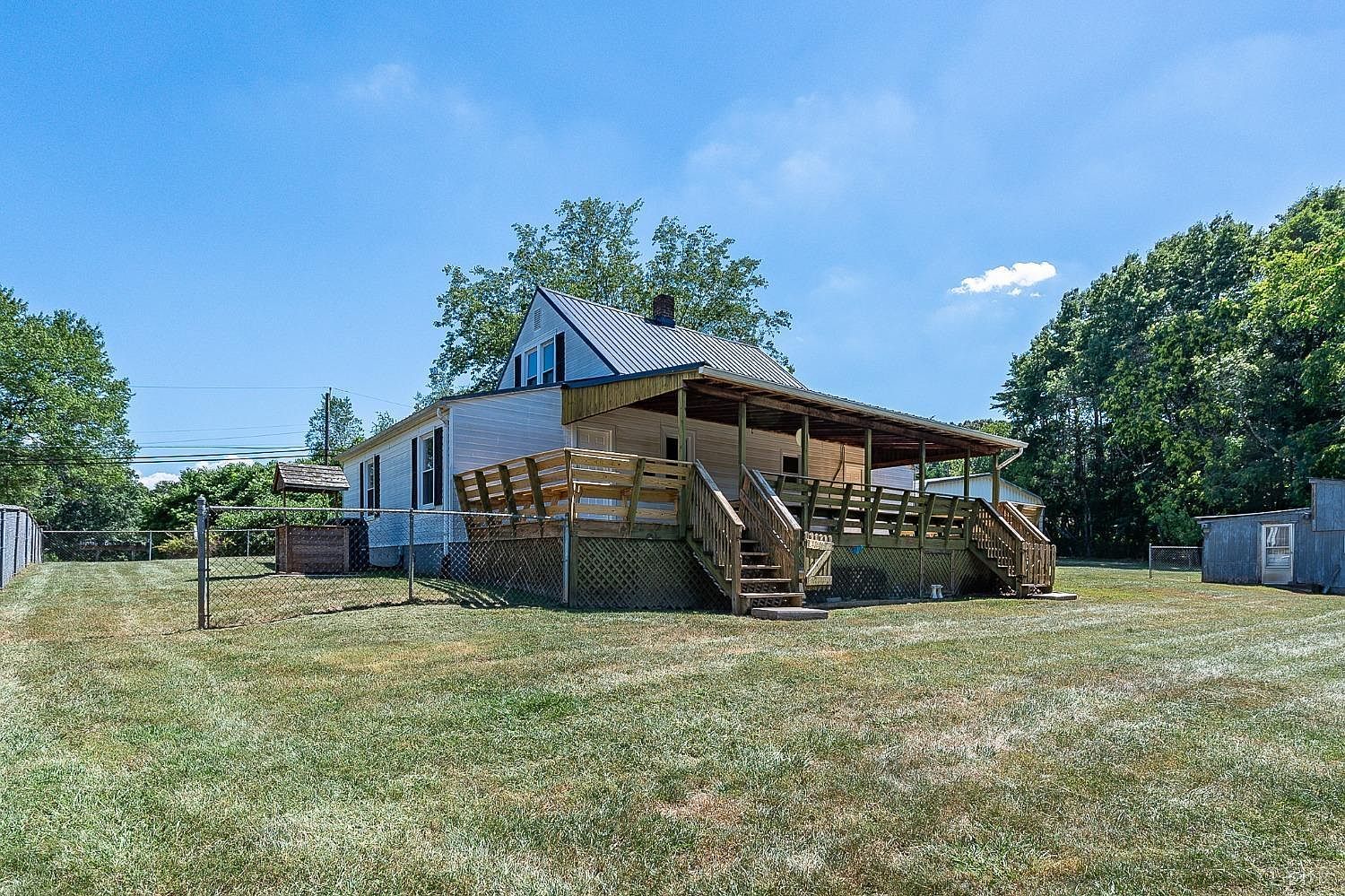 202 Longview Rd Hurt, VA 24563 - Thumbnail 5