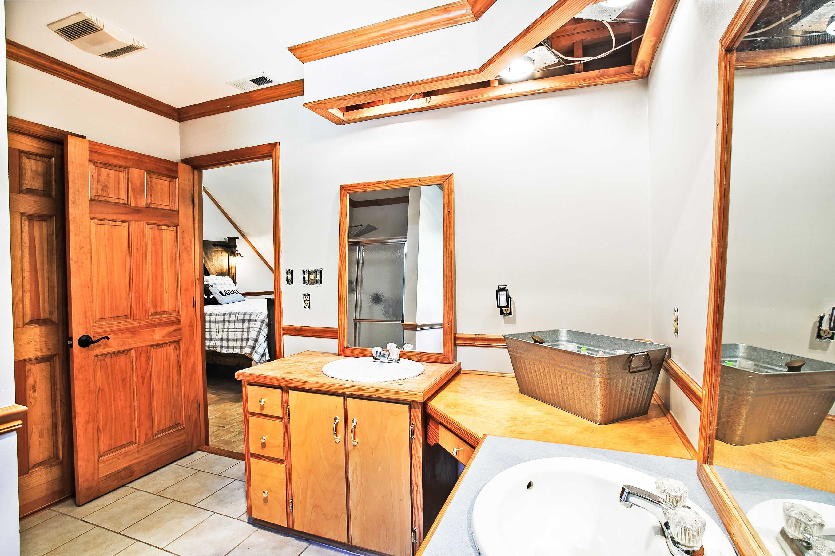 136 Grouse Point Road, Hot Springs, NC, USA, 28743 - Thumbnail 5