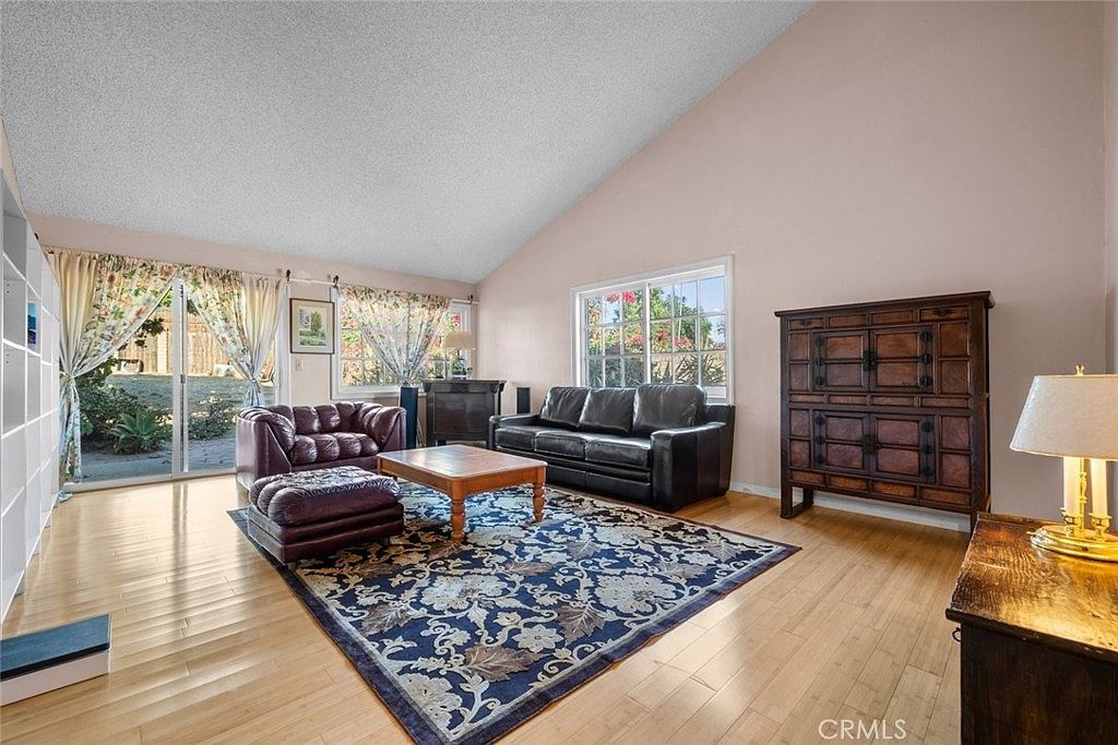 15574 Sorbonne St Sylmar, CA 91342 - Thumbnail 5