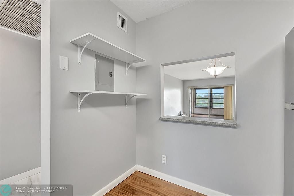 9300 SW 8th St APT 303 Boca Raton, FL 33428 - Thumbnail 5