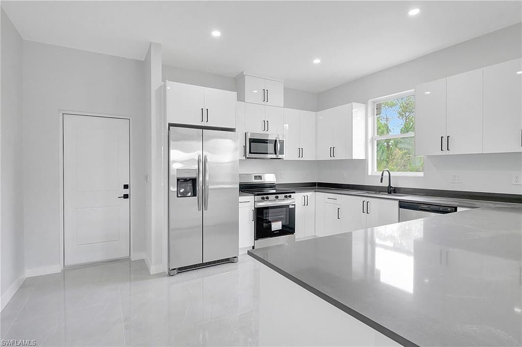 1072 Norton Ave S Lehigh Acres, FL 33974 - Thumbnail 5