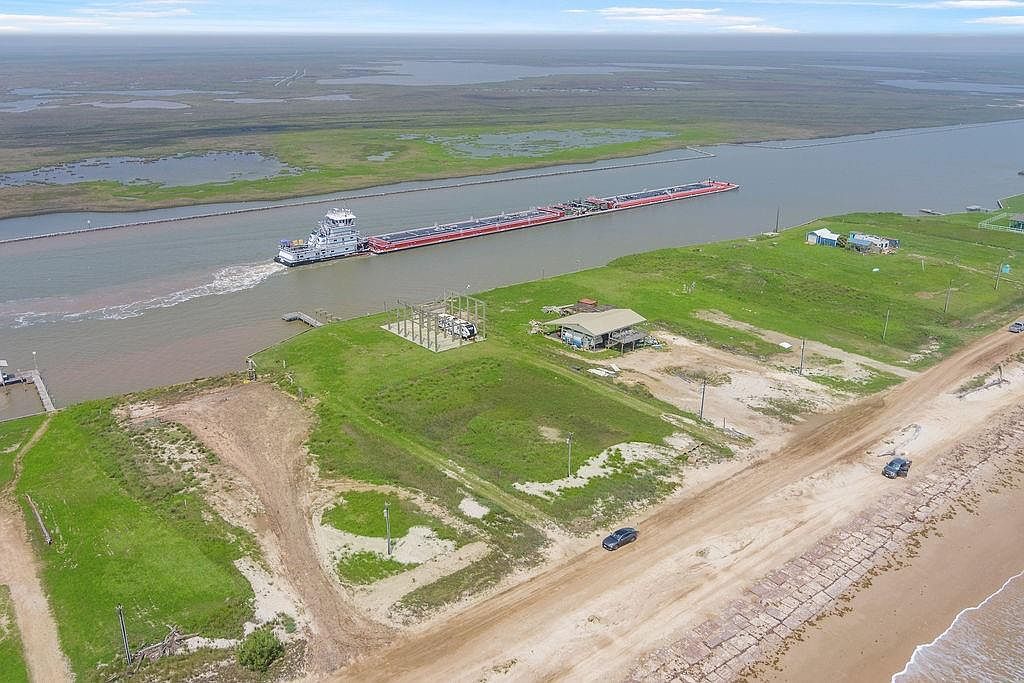 897 Private Road 683 Sargent, TX 77414 - Thumbnail 5