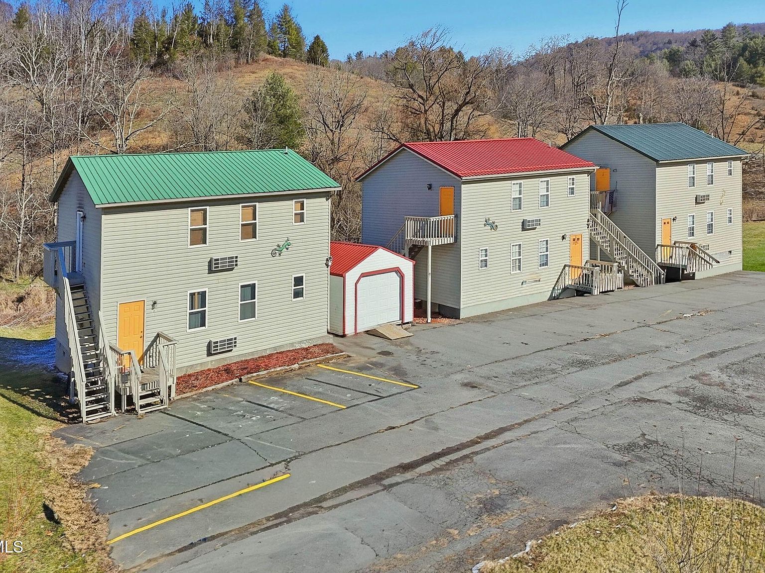 8703 Highway 19e Roan Mountain, TN 37687 - Thumbnail 5