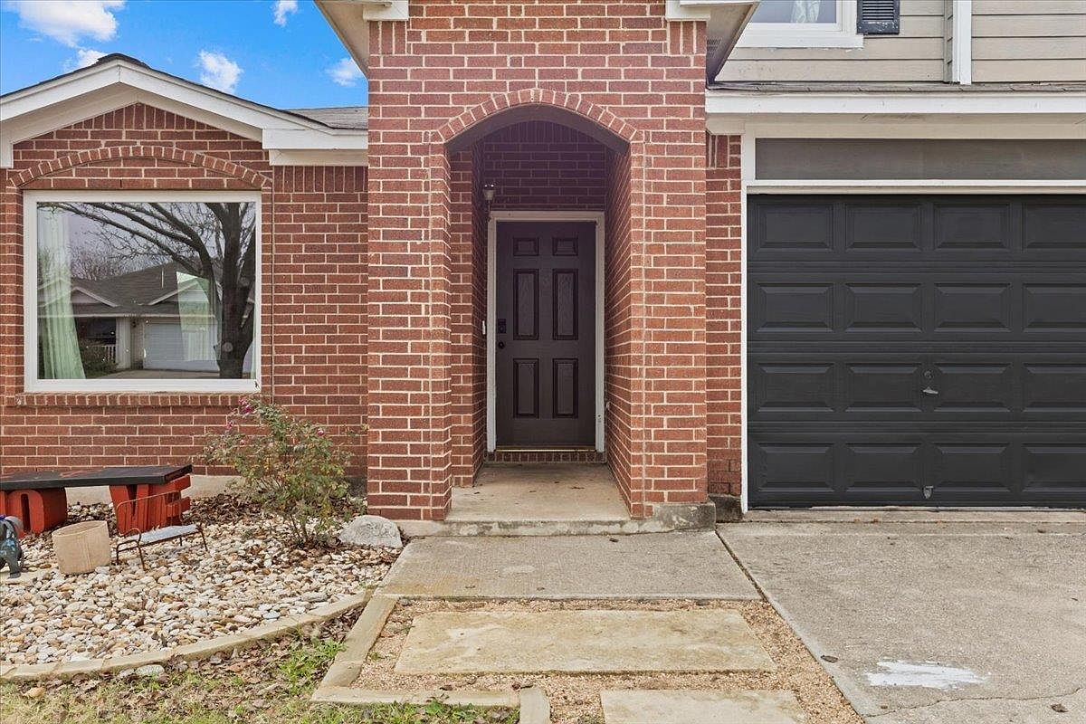 222 Katy B Ln Bastrop, TX 78602 - Thumbnail 5