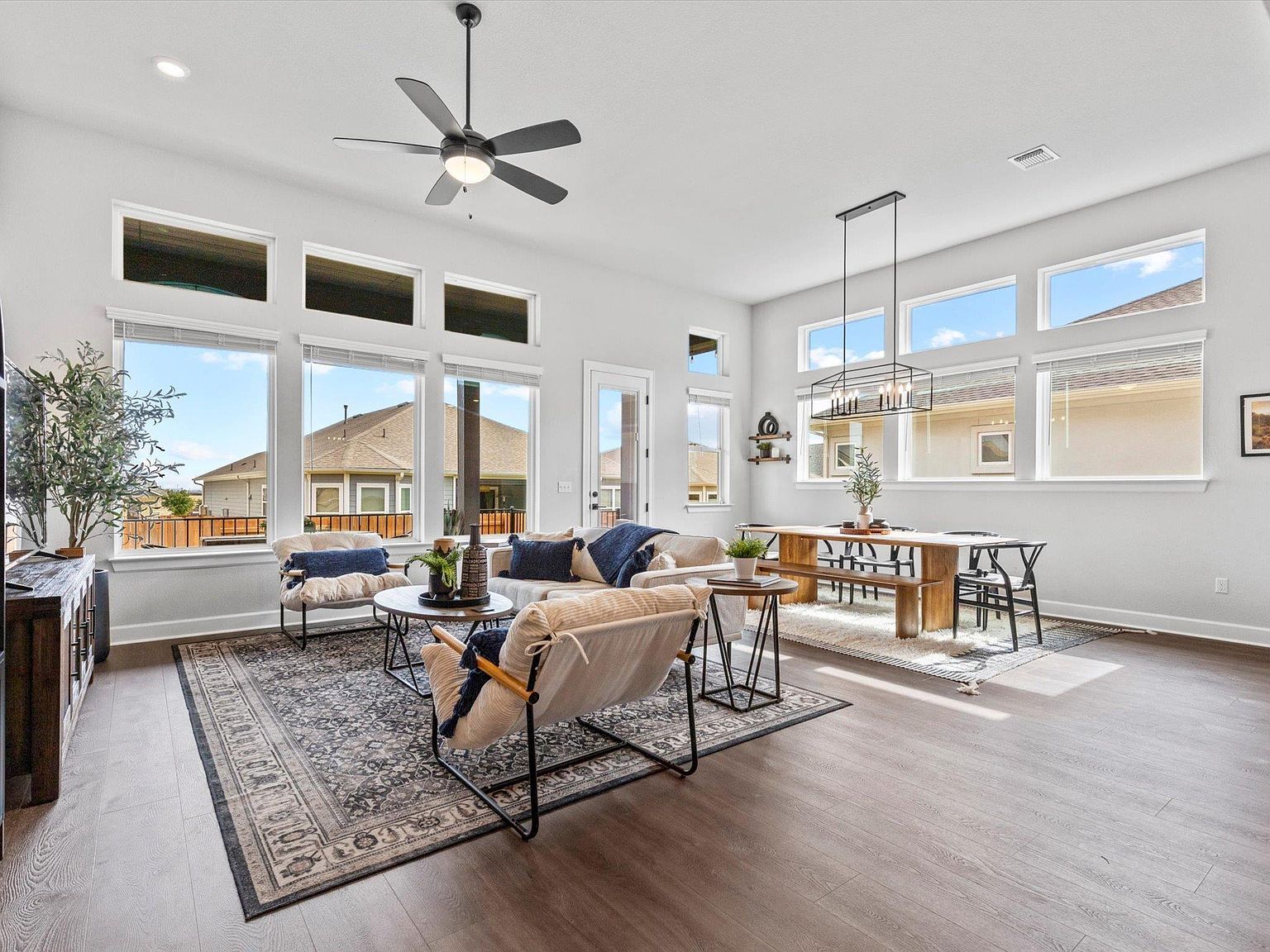 9001 Centurion Path Austin, TX 78744 - Thumbnail 5