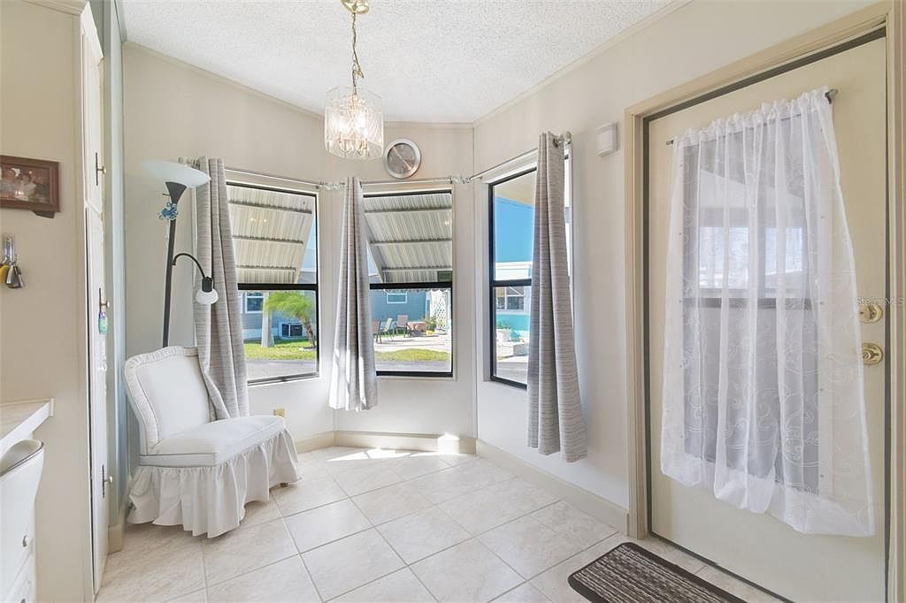 113 Southwinds Dr Sarasota, FL 34231 - Thumbnail 5